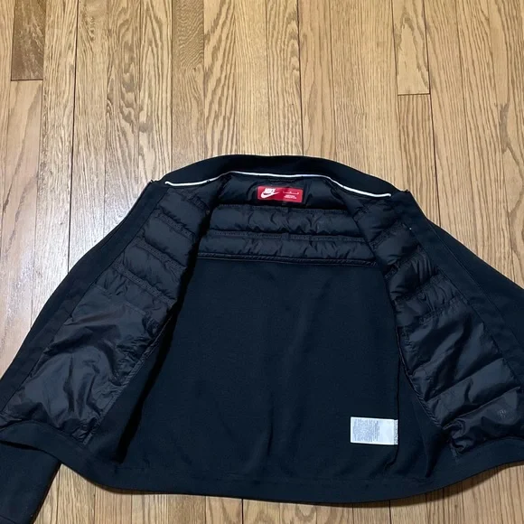 NIKE Women’s Jacket Aeroloft 800 Tech Fleece Bomber - Picture 2 of 14